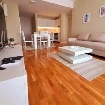 Zhana Diamond Lux Апартаменти Скоп'є